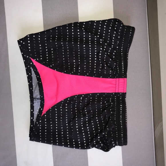 Nike shorts size:child’s small - Picture 2 of 5